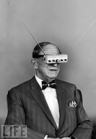 Hugo_Gernsback_1963.png