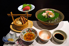 1280px-Kaiseki_Kai_Tsugaru_Owani_Onsen_Aomori_pref_Japan04s.jpg